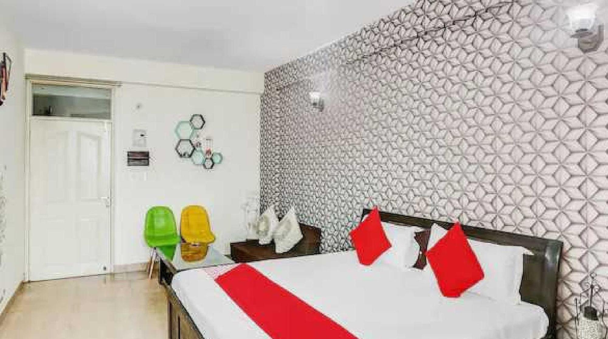 Hotel O Krishna Orchid Near Noida Sector 81 Metro Station Екстер'єр фото