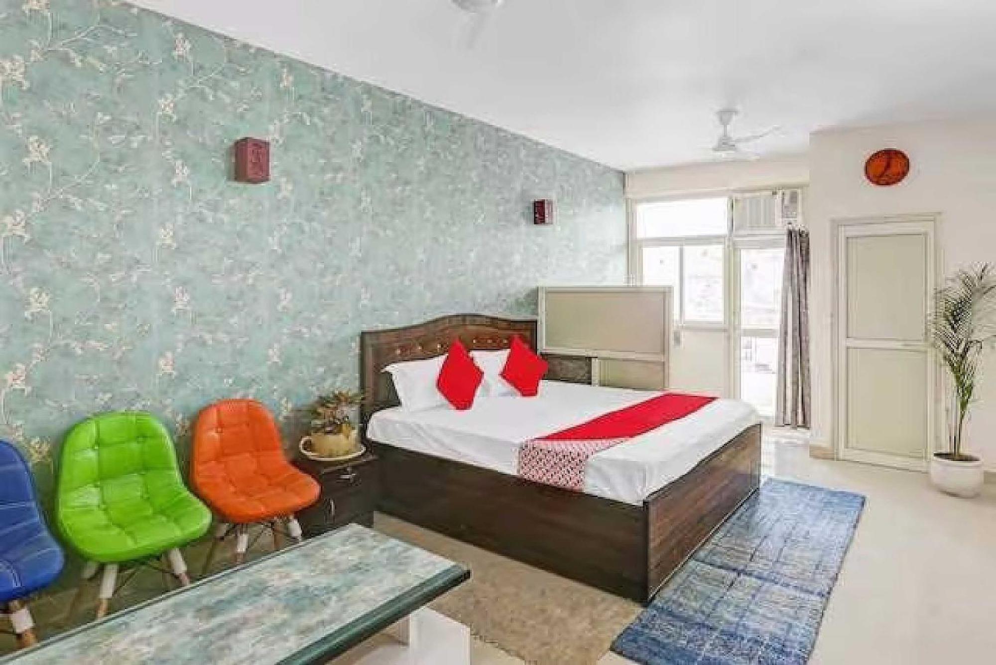 Hotel O Krishna Orchid Near Noida Sector 81 Metro Station Екстер'єр фото