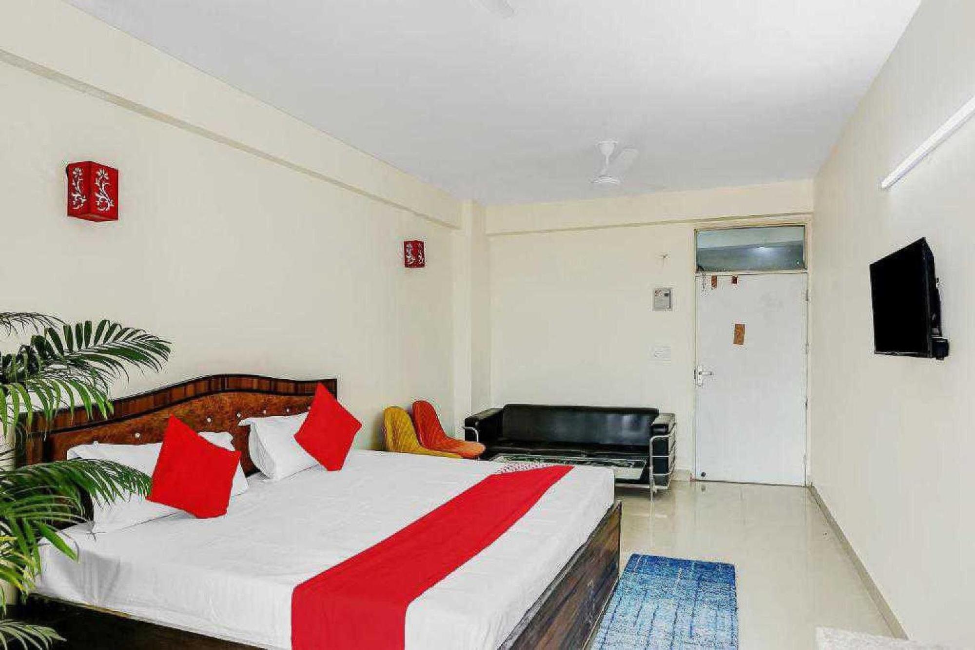Hotel O Krishna Orchid Near Noida Sector 81 Metro Station Екстер'єр фото