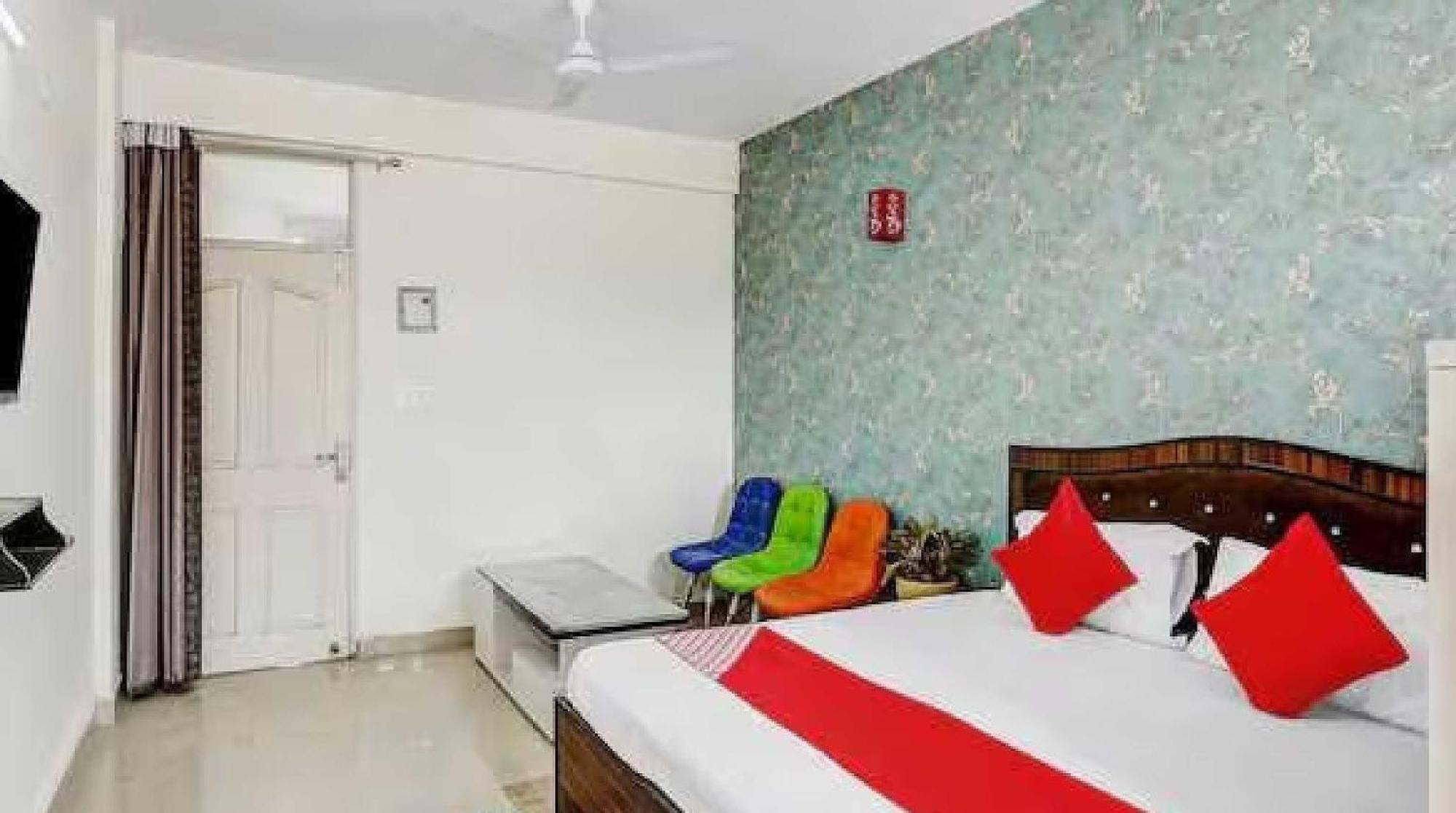 Hotel O Krishna Orchid Near Noida Sector 81 Metro Station Екстер'єр фото
